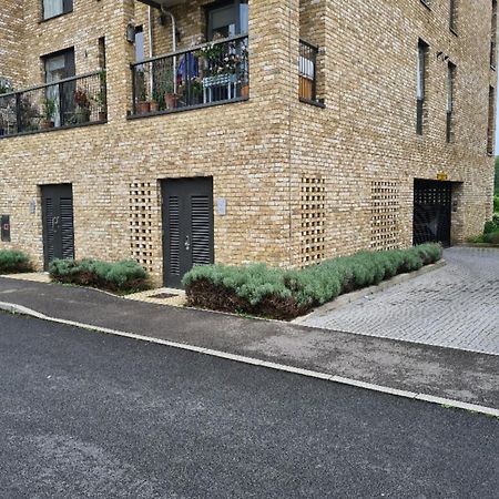 Pass The Keys Stunning And Spacious Modern Flat - Own Car Park CBG Buitenkant foto