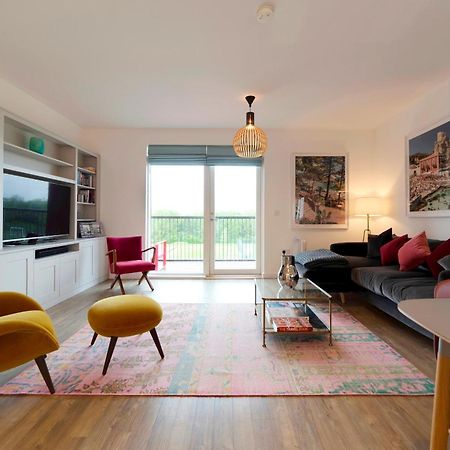 Pass The Keys Stunning And Spacious Modern Flat - Own Car Park CBG Buitenkant foto