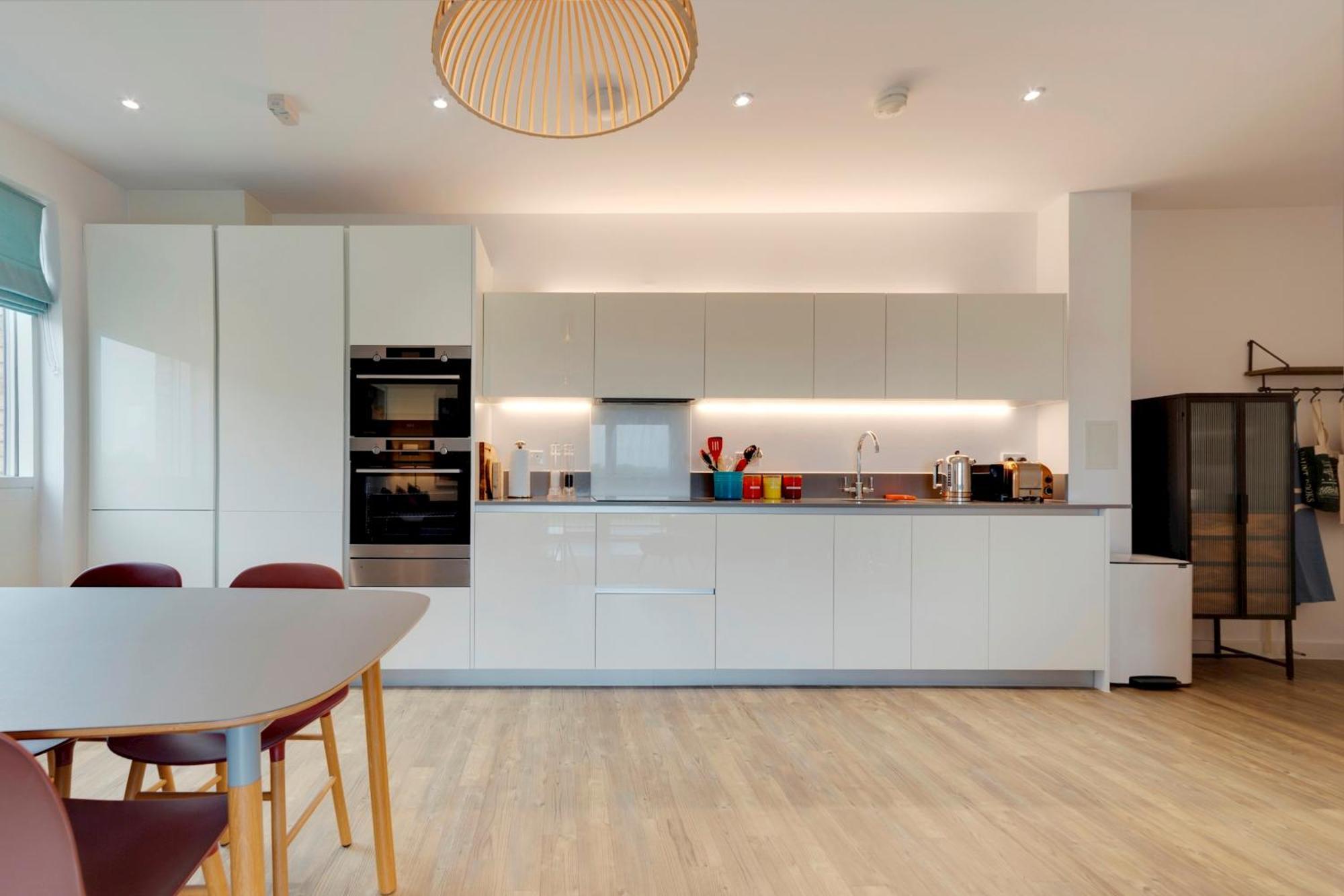Pass The Keys Stunning And Spacious Modern Flat - Own Car Park CBG Buitenkant foto